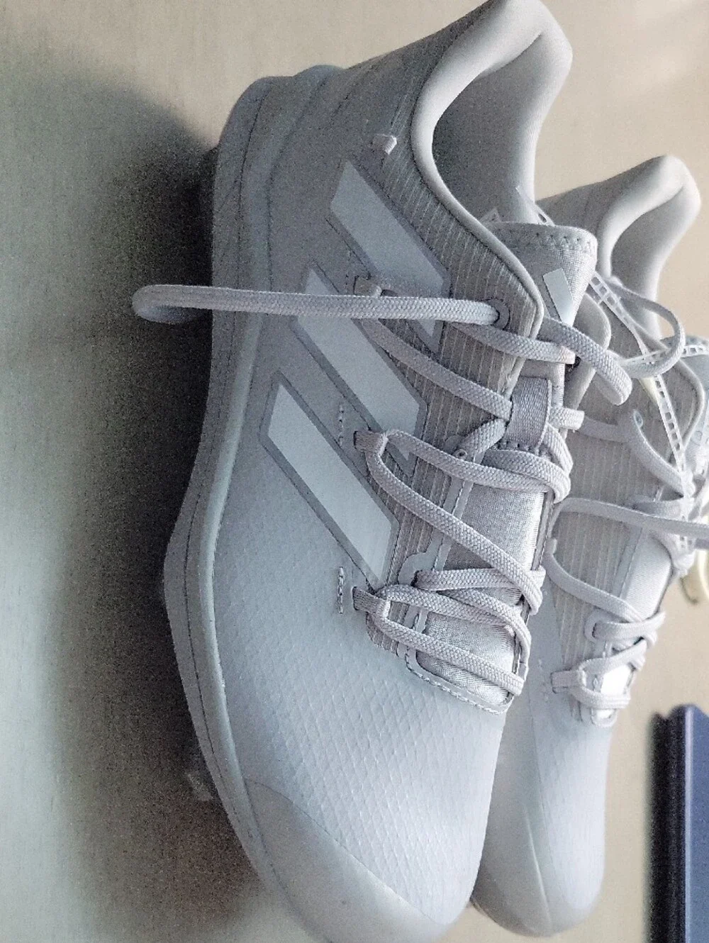 adidas Women's Light Gray/White Athletic Cleats Size 7
